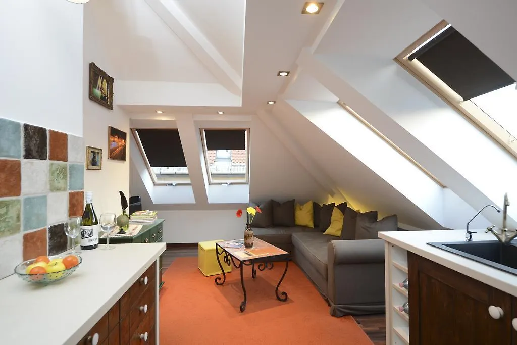 Apartment St. Gellert Square - Minilux Apartman Budapest Hungary